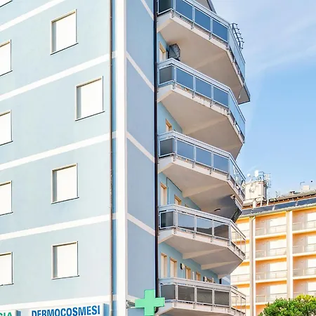 2 Bedroom Awesome In Rosolina Mare